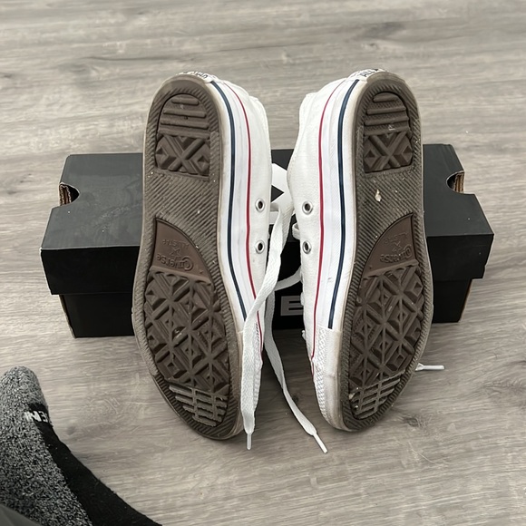 White kids converse - Picture 4 of 5